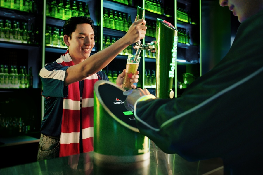 Heineken trusts Korean football fans with keys to unmanned bars